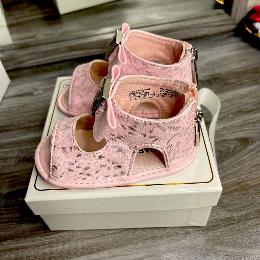Baby shoes Michael Kors
